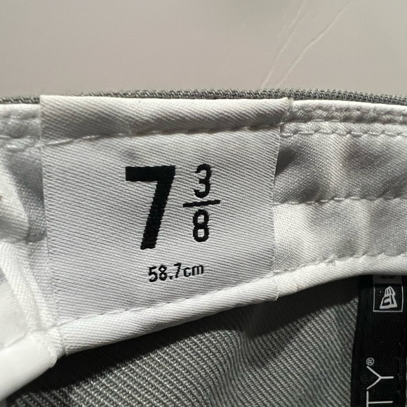 New Era, 59Fifty Fitted Hat, New York Yankees, Grey & Burgundy - Picture 9 of 10